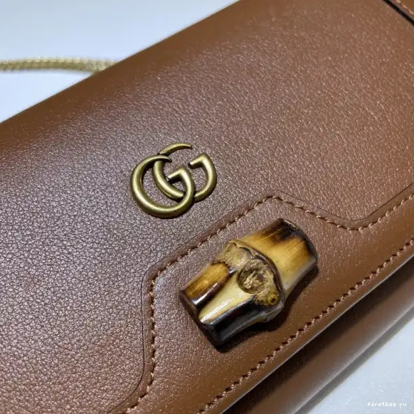 First bag ru bamboo chain Gucci Diana with wallet 0703